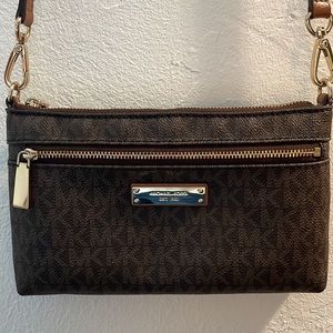 Michael Kors- Wristlet